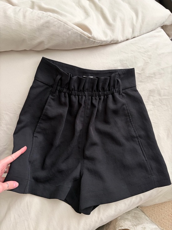 Wilfred Pants - ARITZIA WILFRED SHORTS STRETCHY